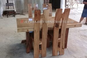 Project Set Meja Makan Bapak Hengtono Semarang